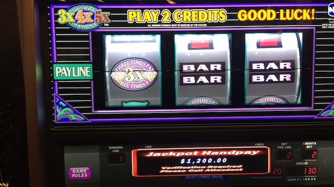 Bermain High-Limit Slots